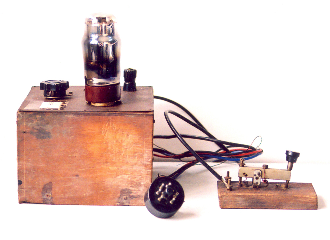 BỘ PHẬN MÁY VÔ TUYẾN ĐIỆN TỰ LẮP