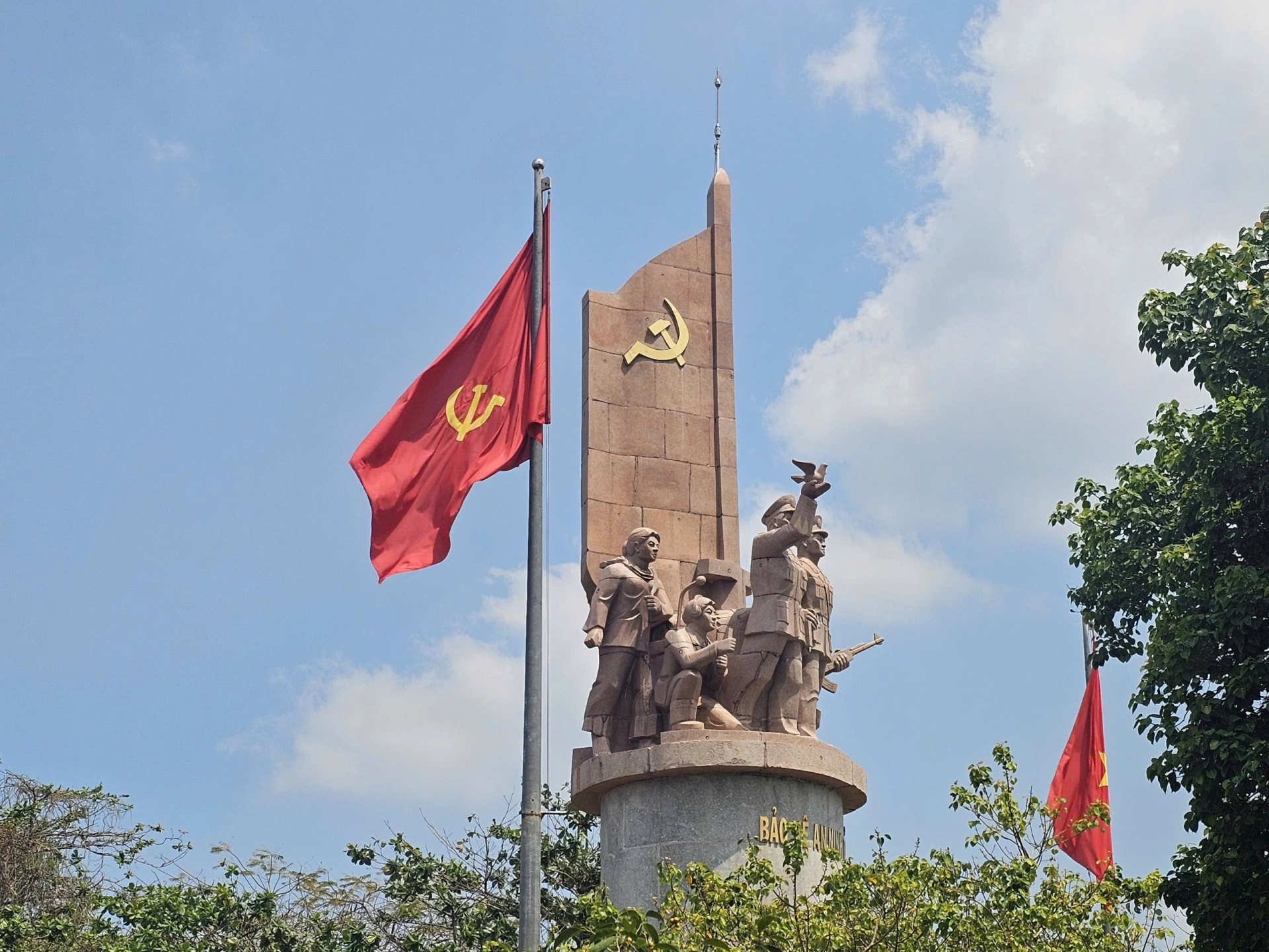 Những người lưu giữ ký ức ở Hòn Đá Bạc